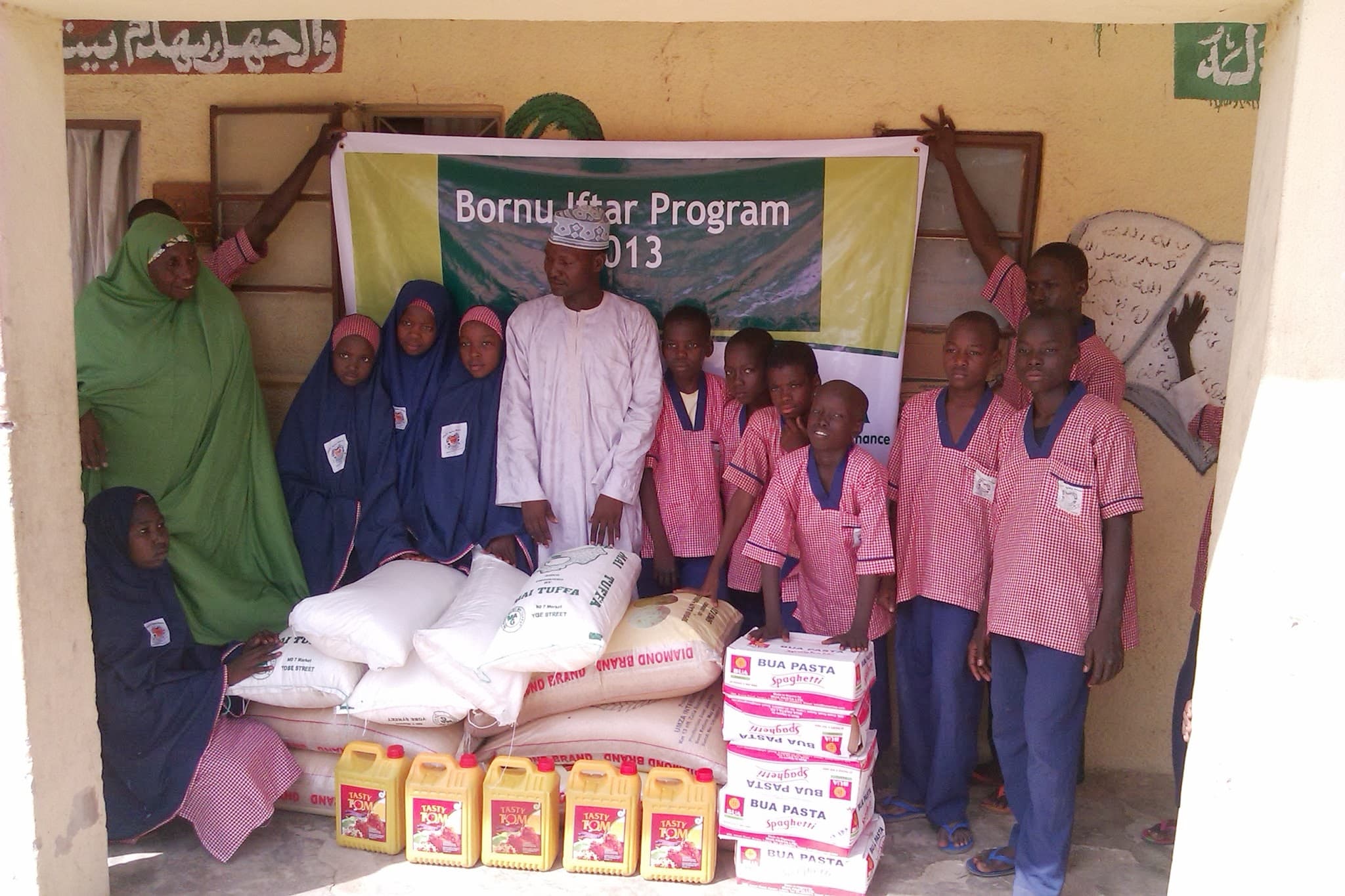 Food parcels in Bornu